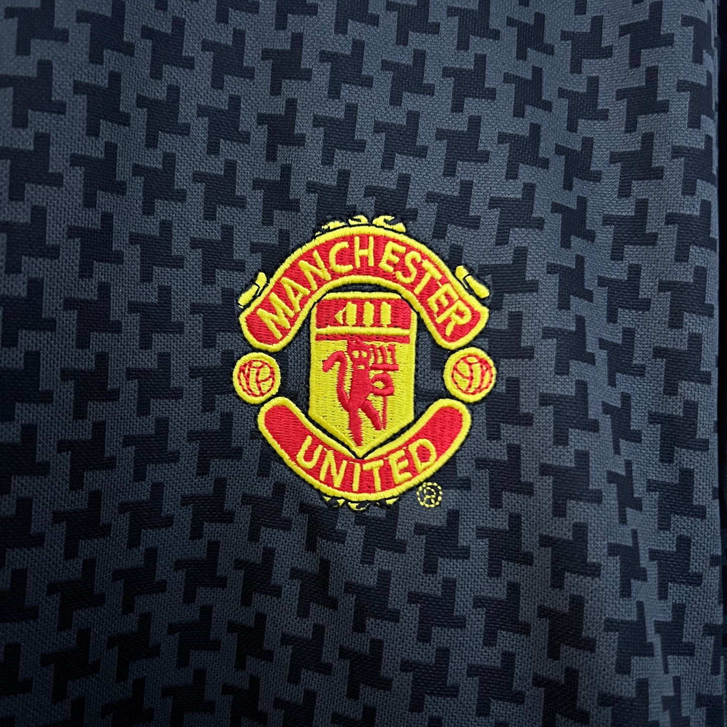 Manchester United Away 03/04