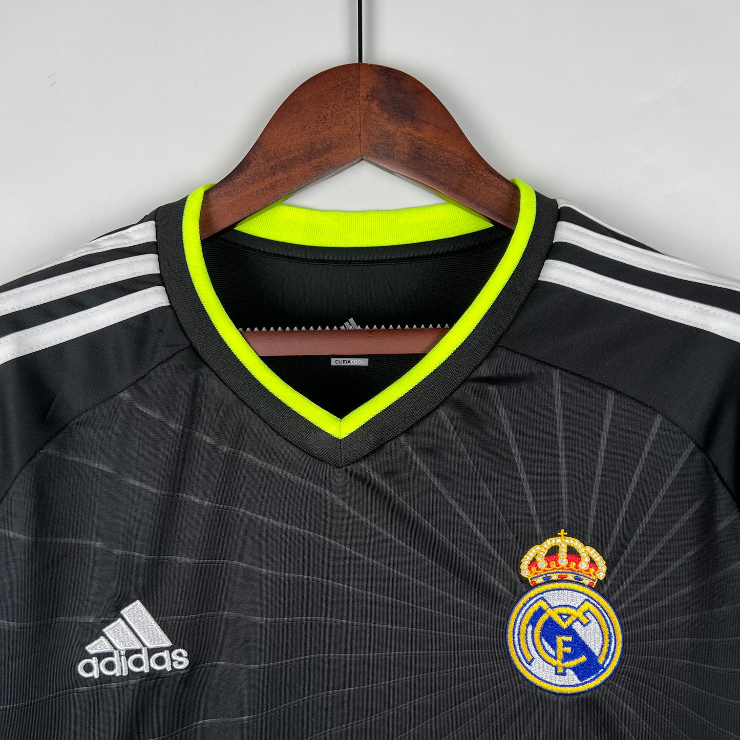 Real Madrid 10/11 Away