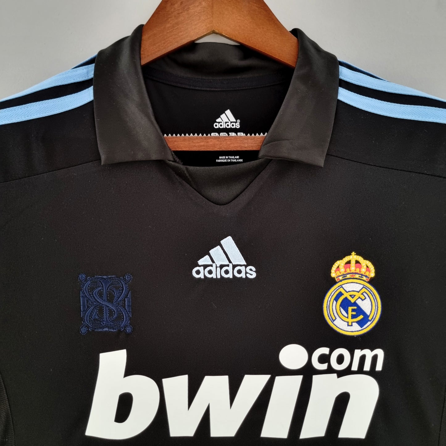 Real Madrid 09/10 away