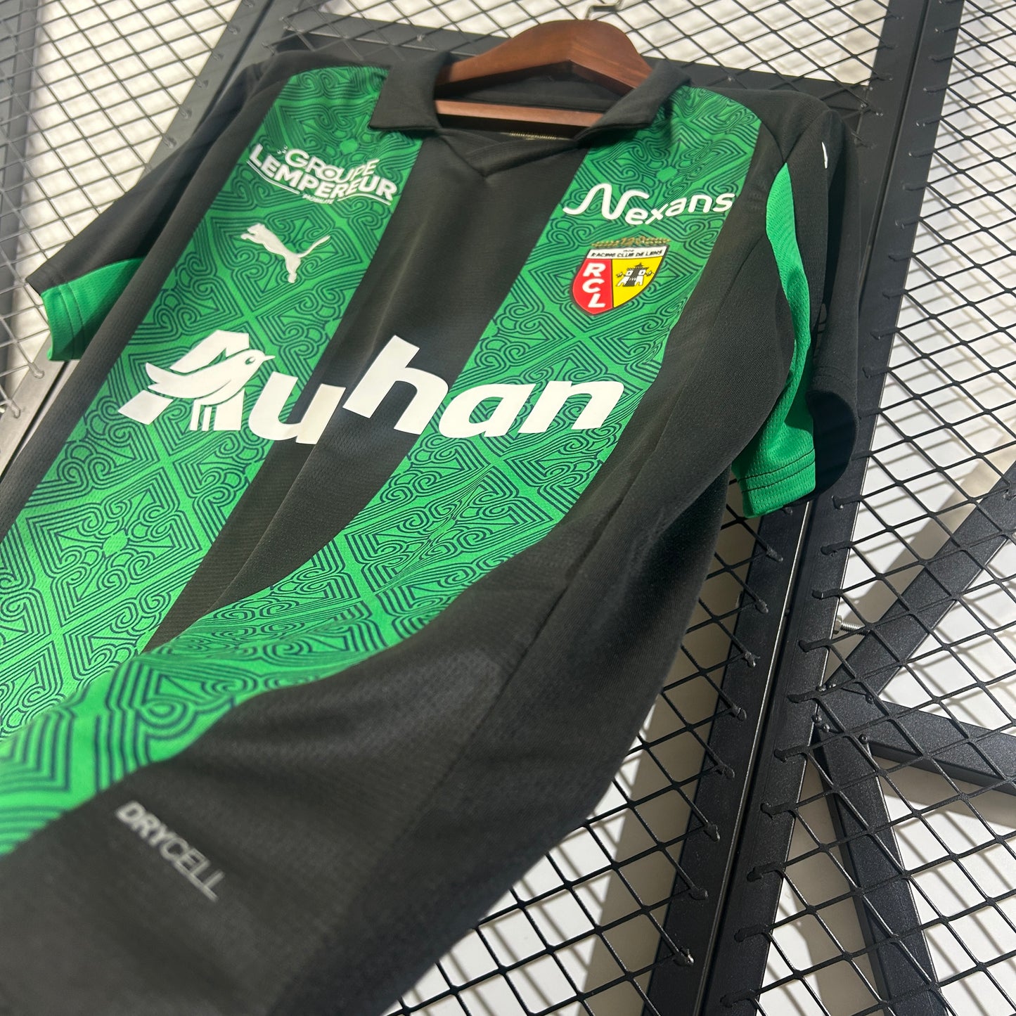 Lens 25/26 Away