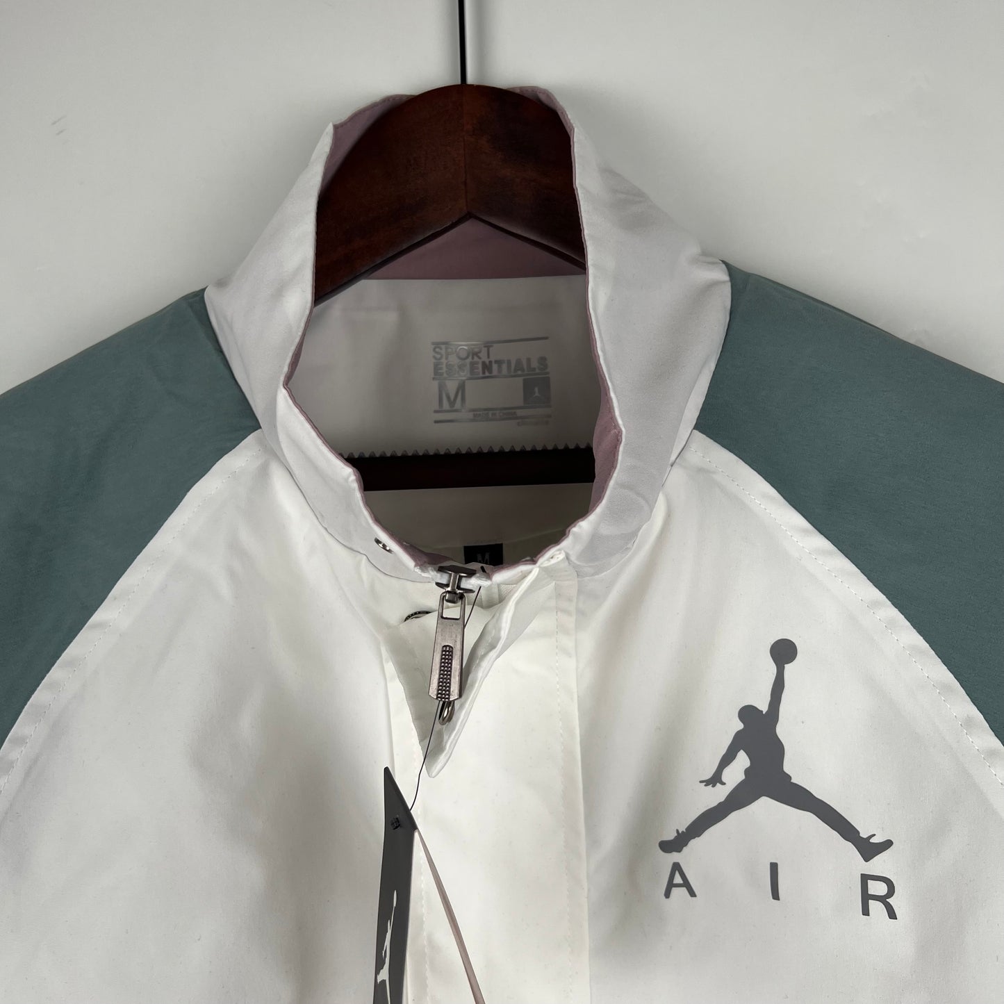 Jordan Windbreak