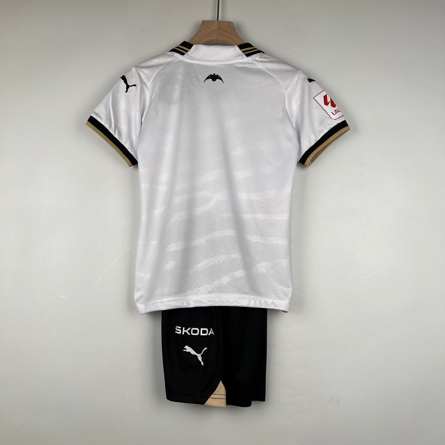 Valencia 23/24 Home