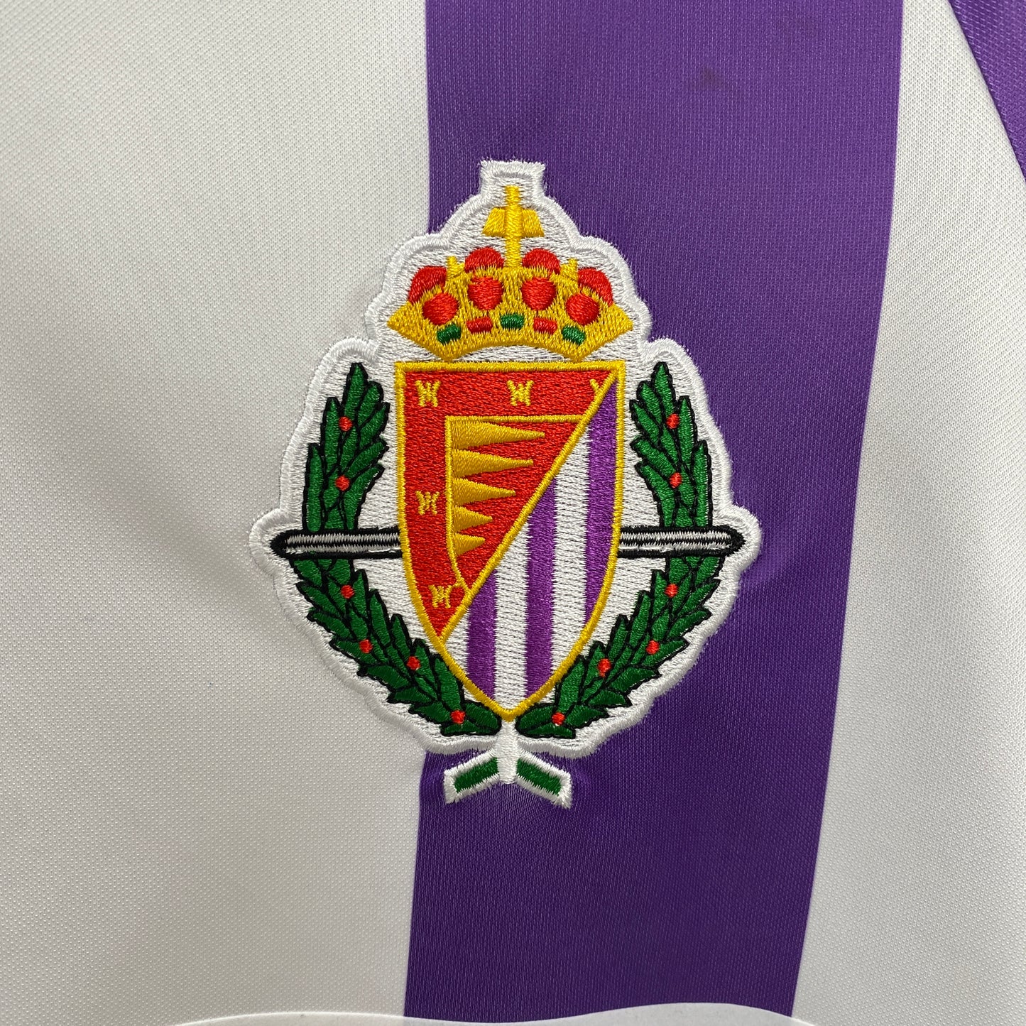 Valladolid Home 84/85