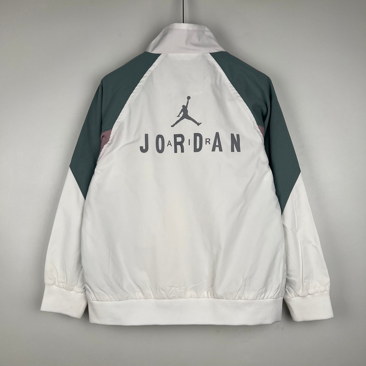 Jordan Windbreak