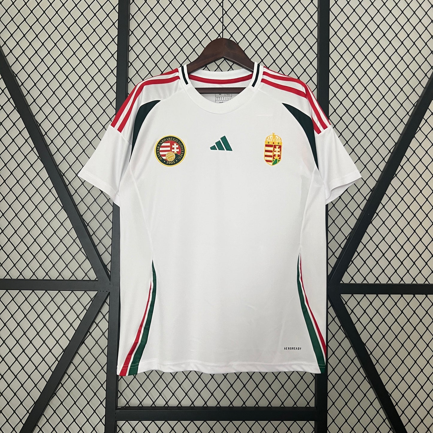Hungria Away 2024