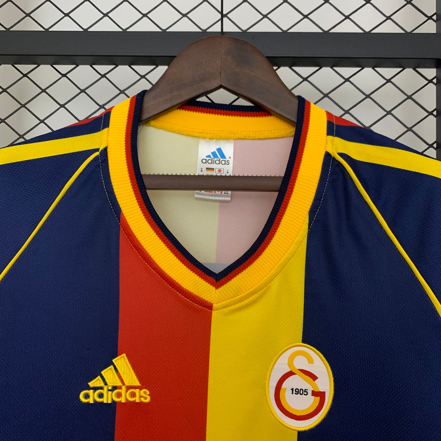 Galatasaray 98/99 Third