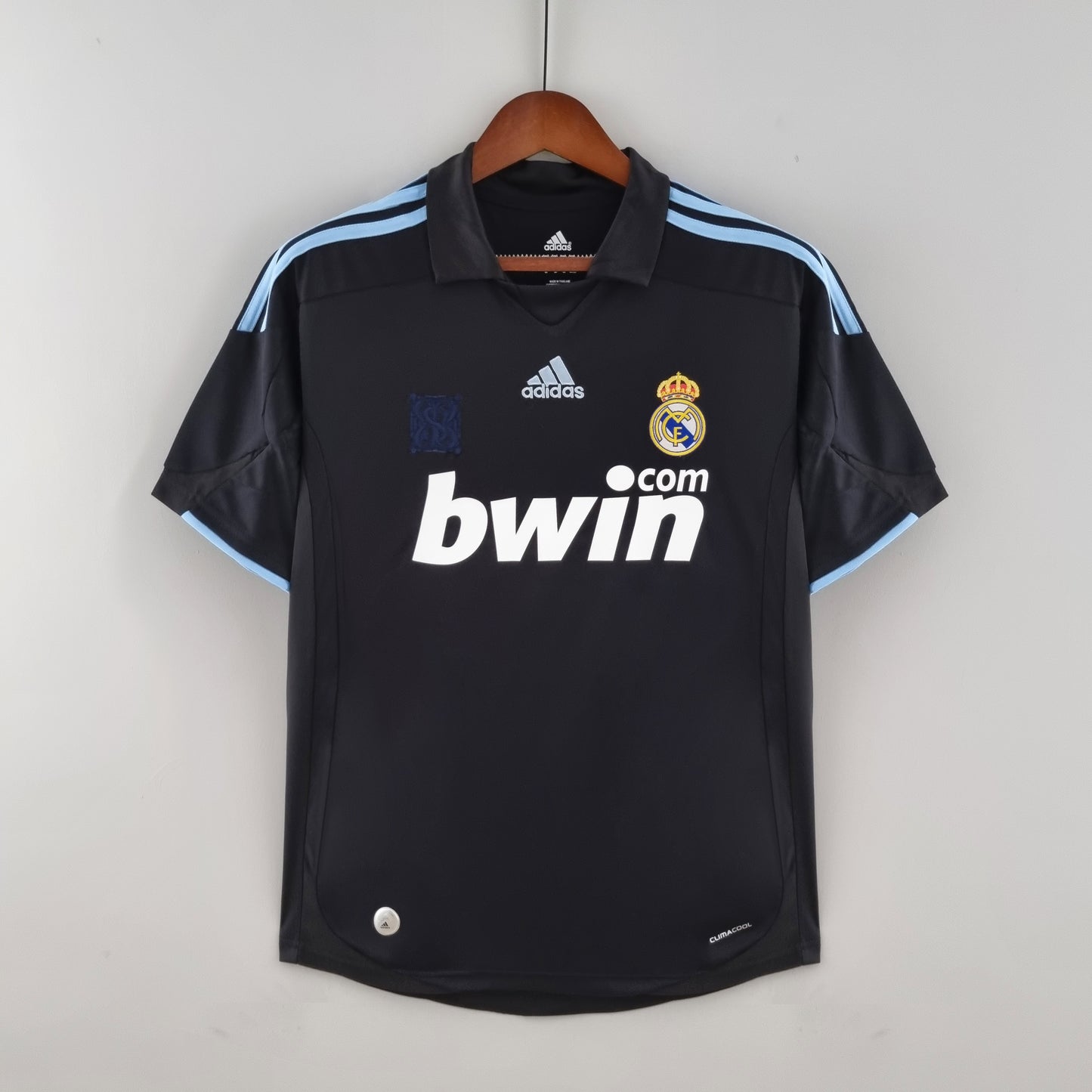 Real Madrid 09/10 away