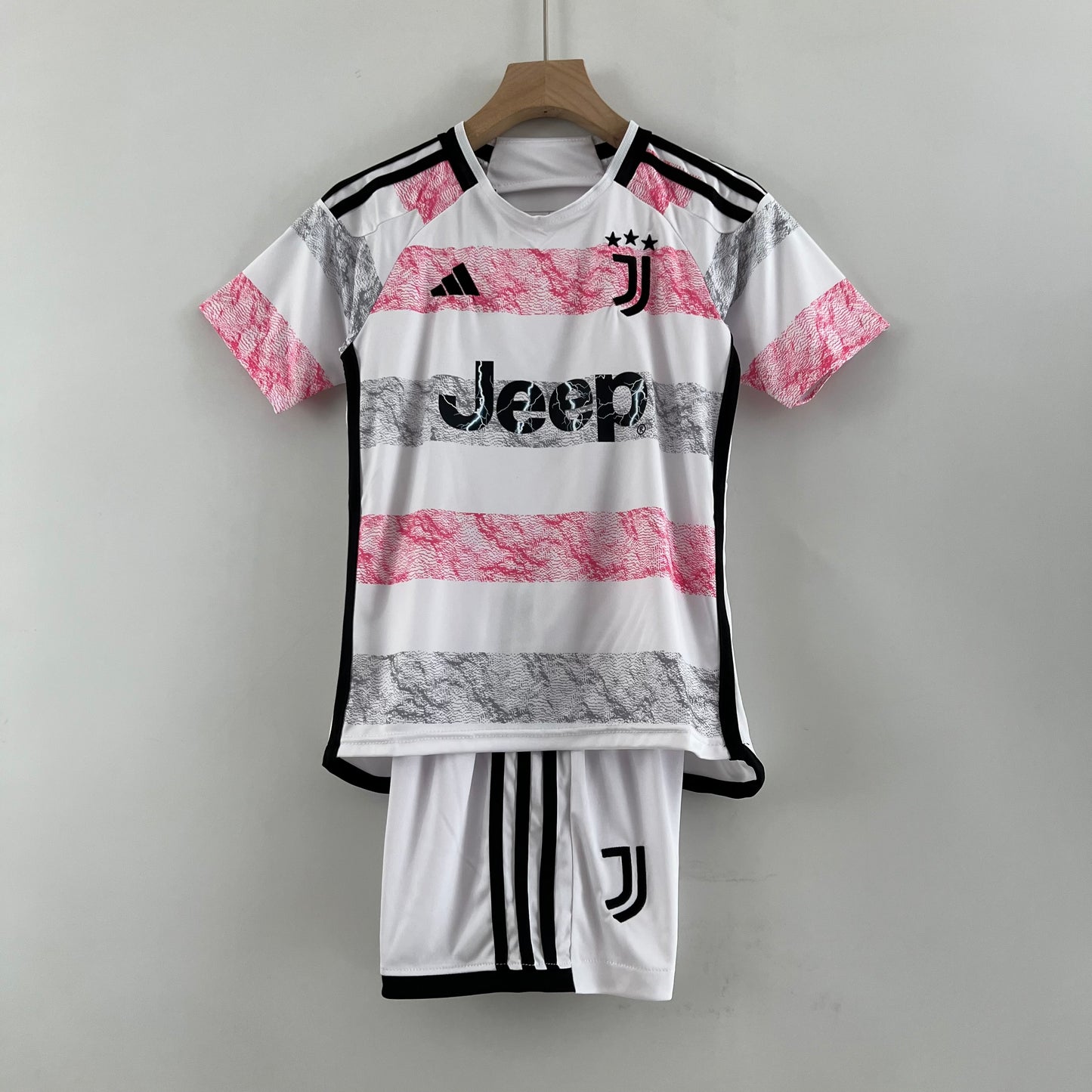 Juventos 23/24 Away