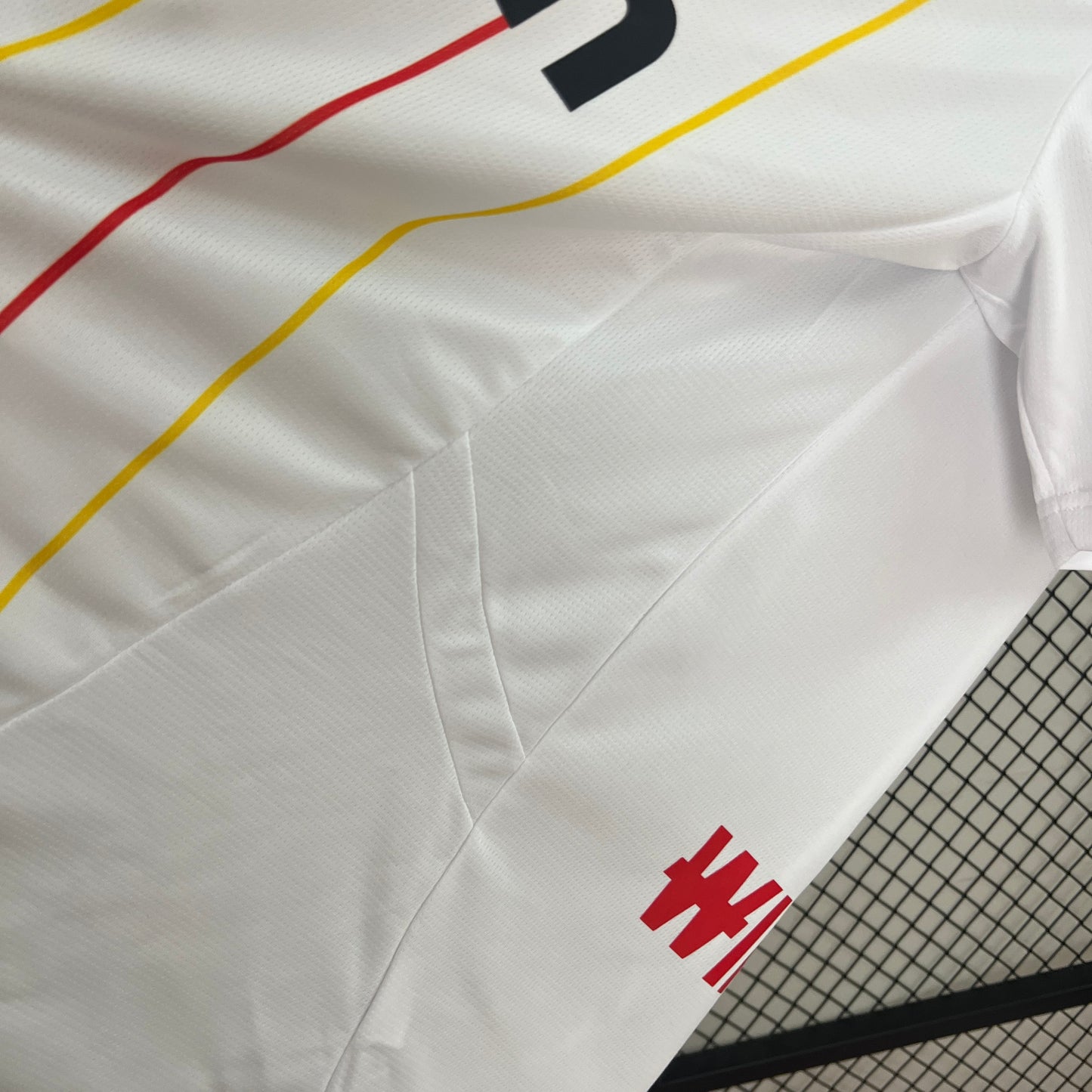 Lens Third Away 24/25