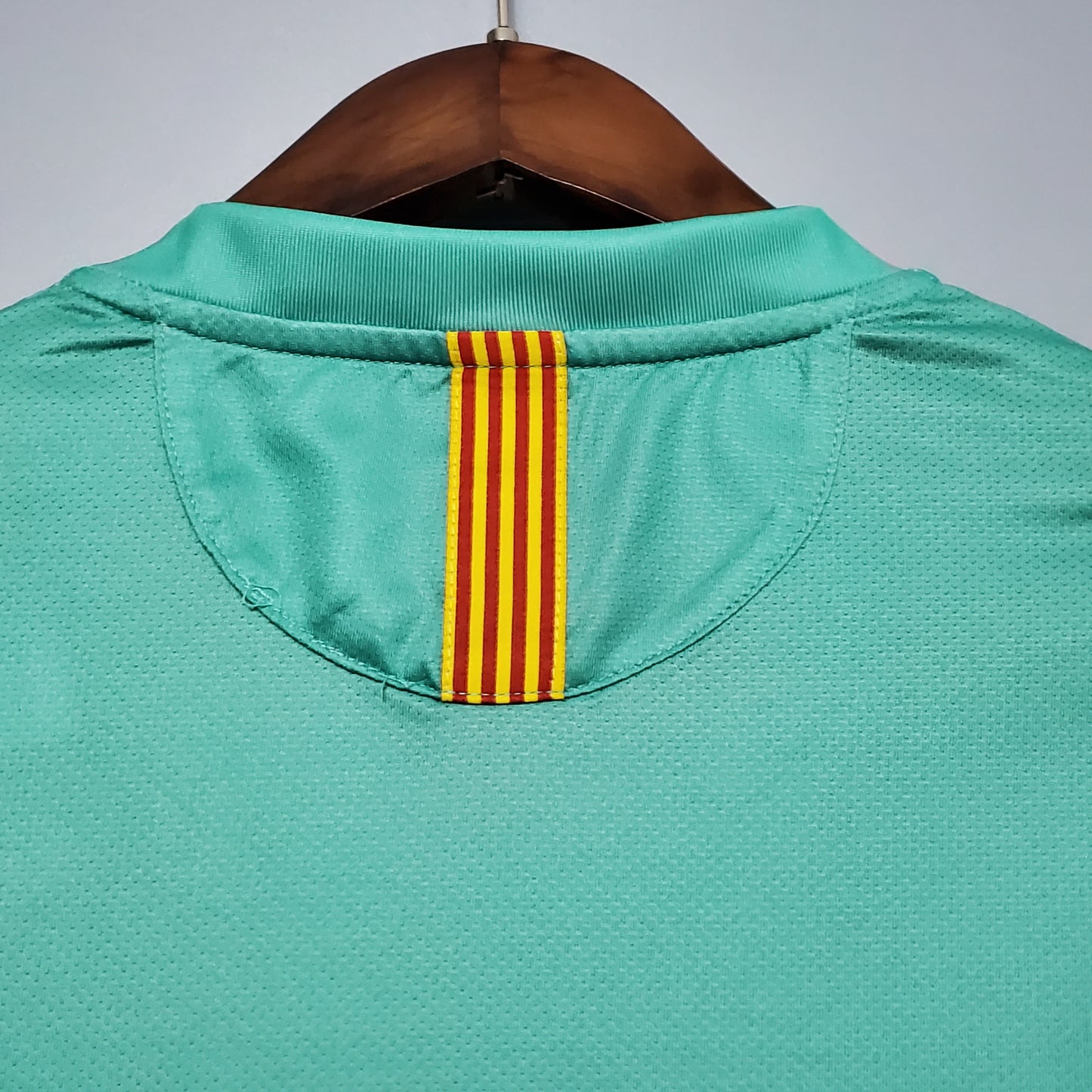 Barcelona 10/11 Away
