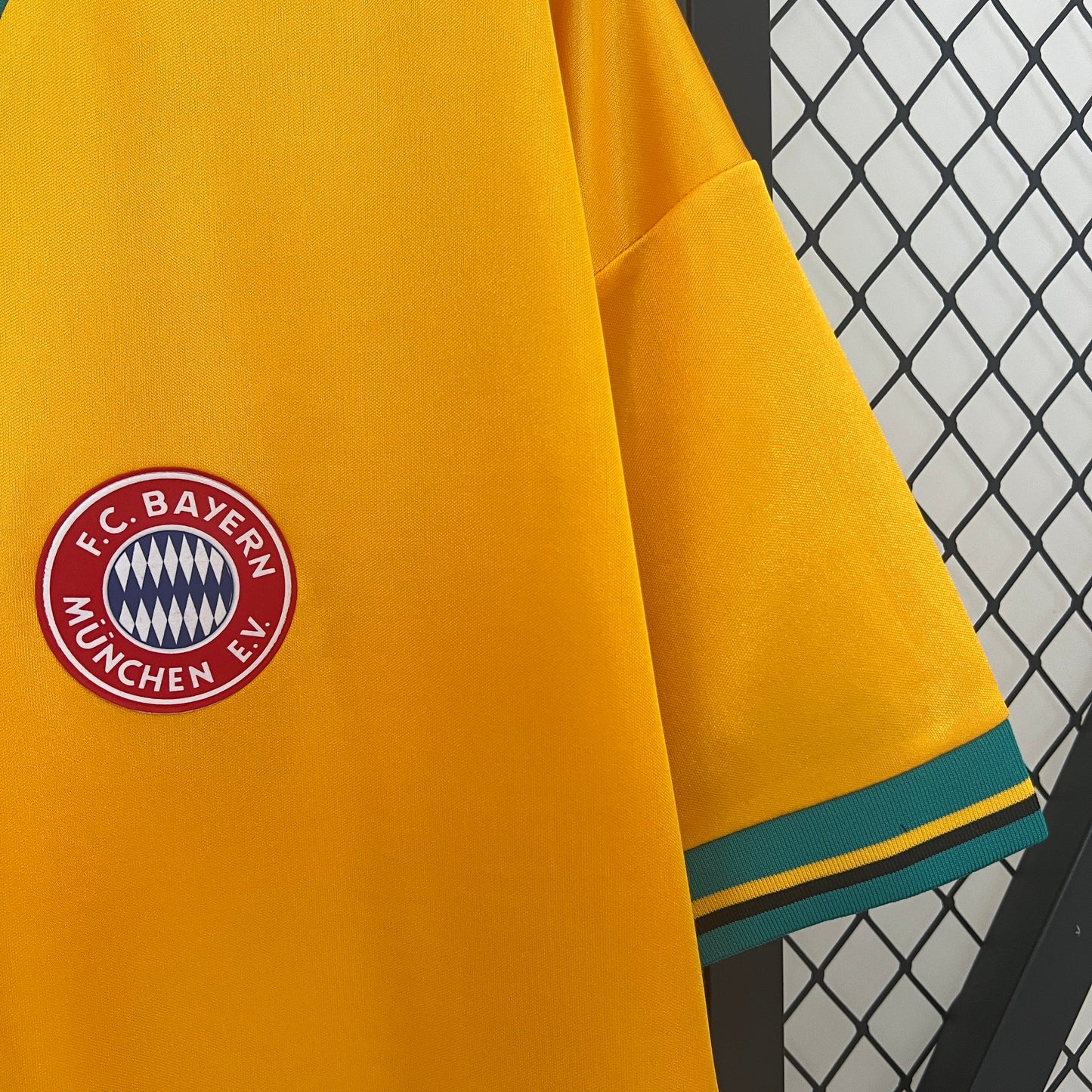 Bayern Munich 93/94 Away