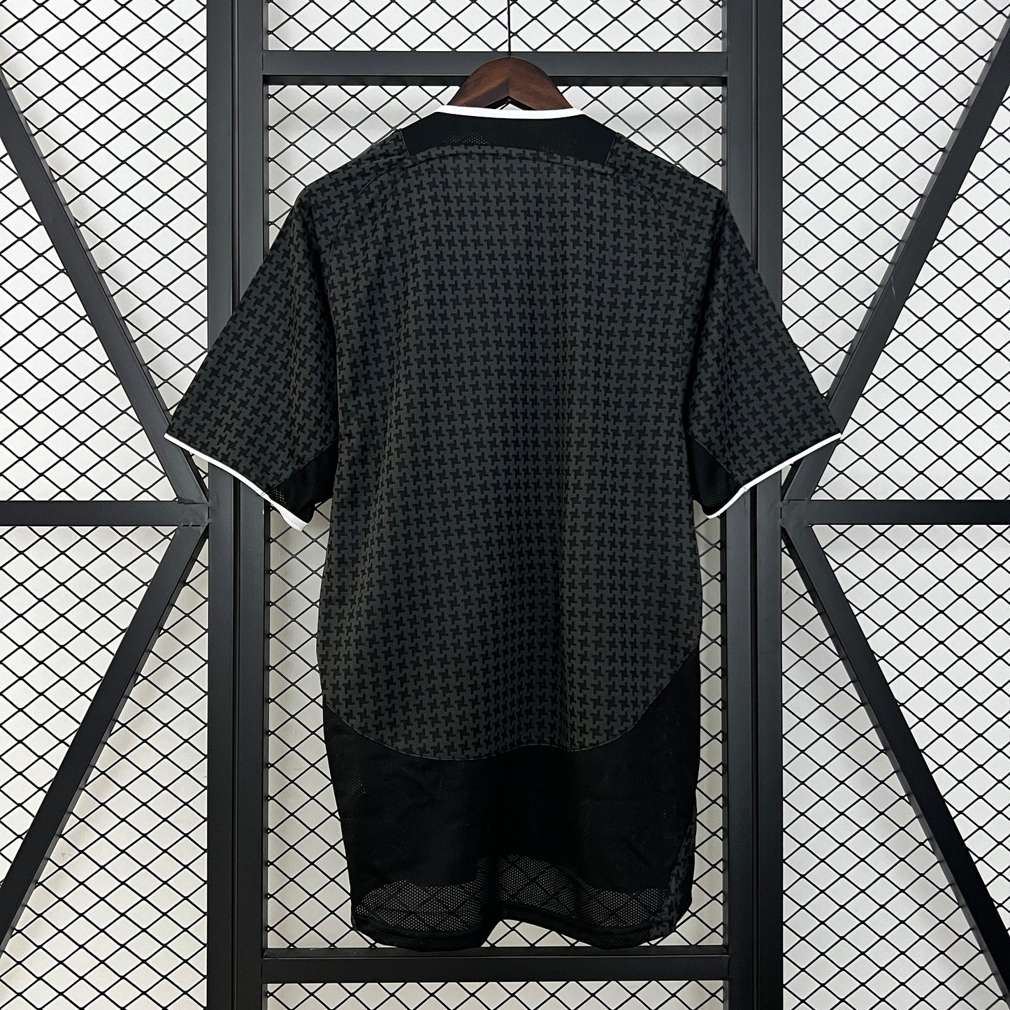 Manchester United Away 03/04