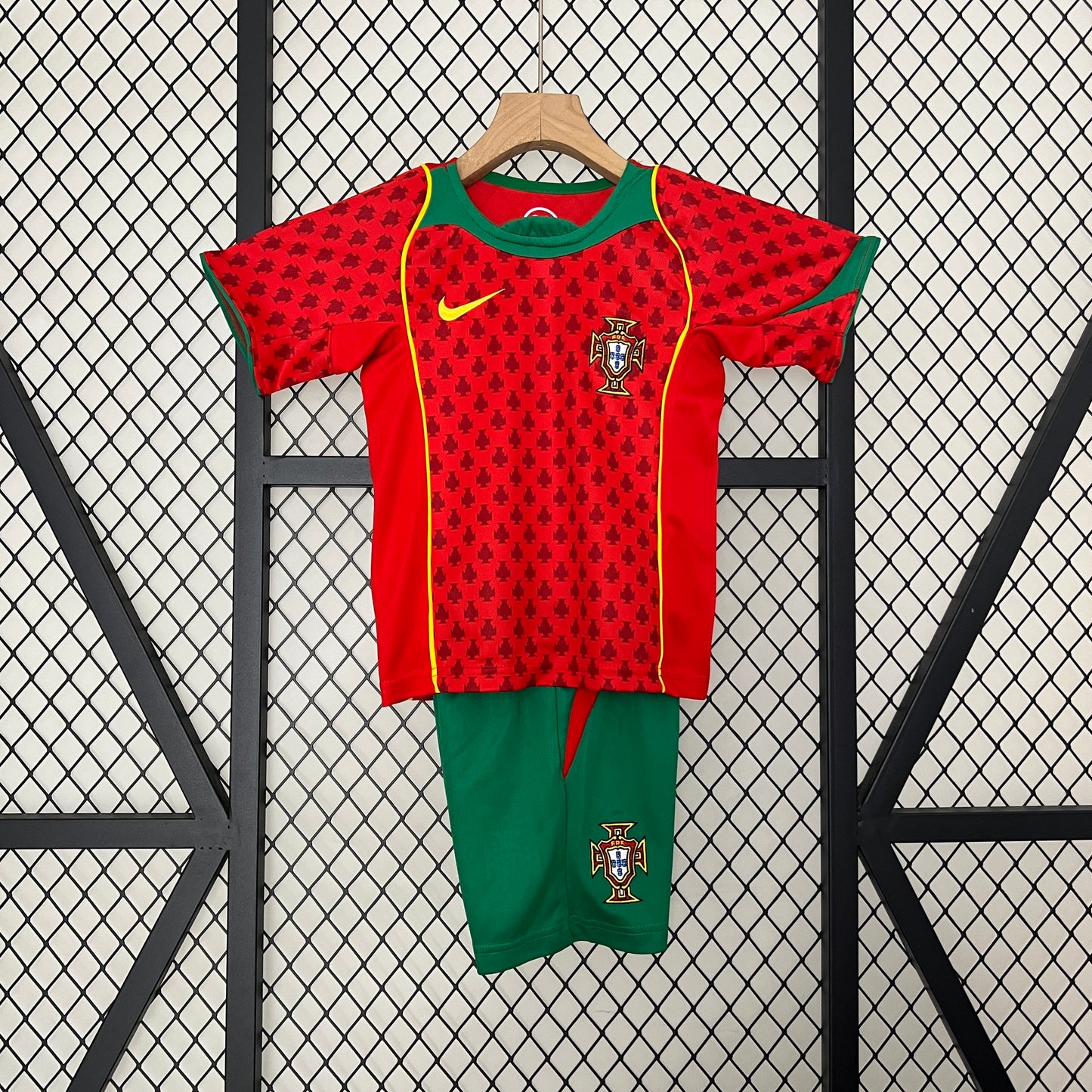 Portugal Home Kids 2004