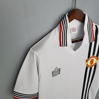 Manchester United 75/80 Away