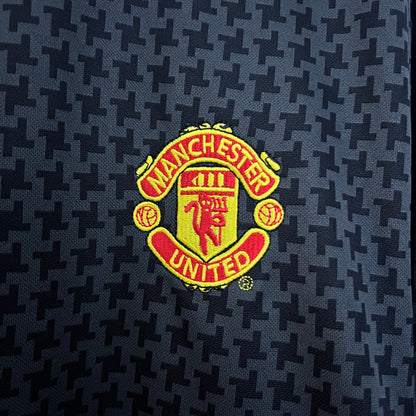 Manchester United Away 03/04