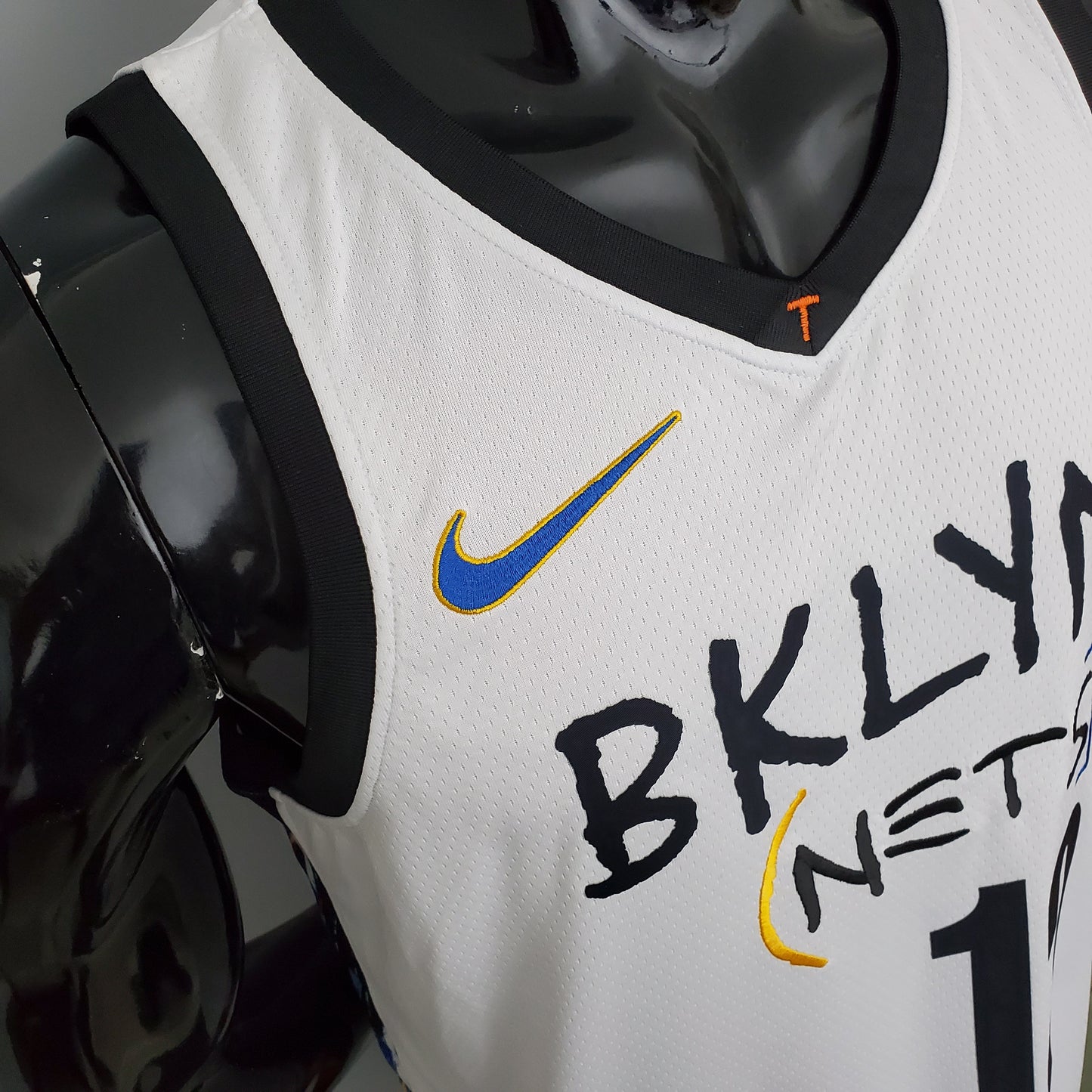 Brooklyn Nets White | Grafitti Edition