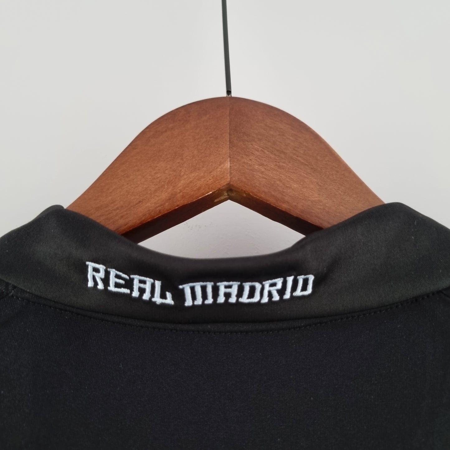 Real Madrid 09/10 away