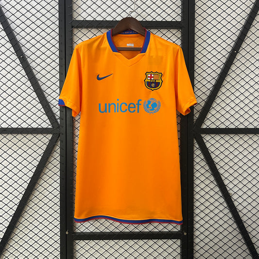 Barcelona 06/07 Away