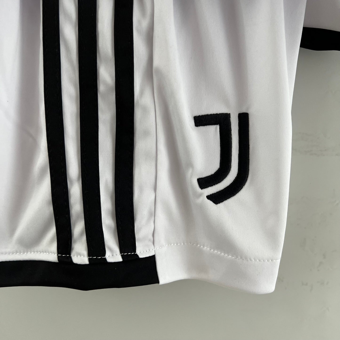 Juventos 23/24 Away