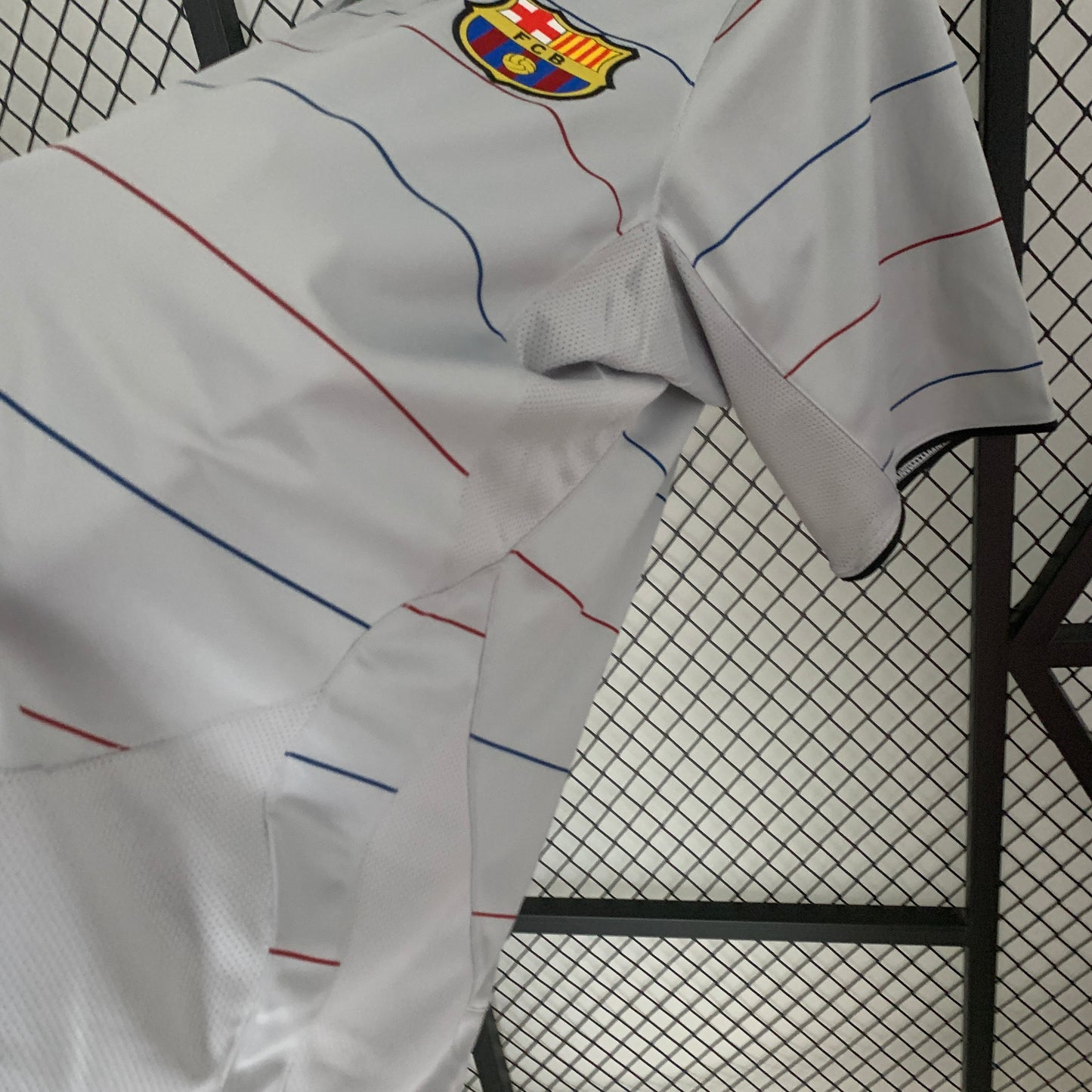 Barcelona 03/04 Away