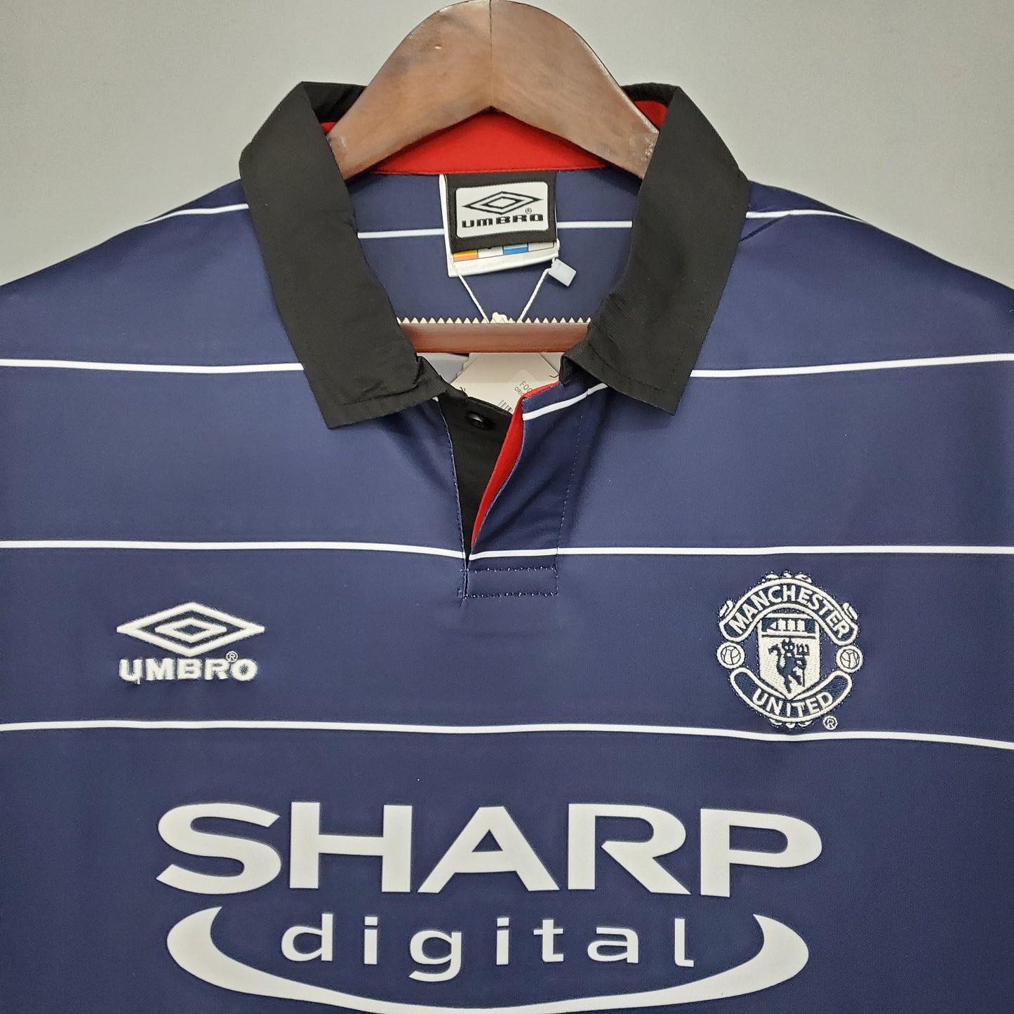 Manchester United 99/00 Away