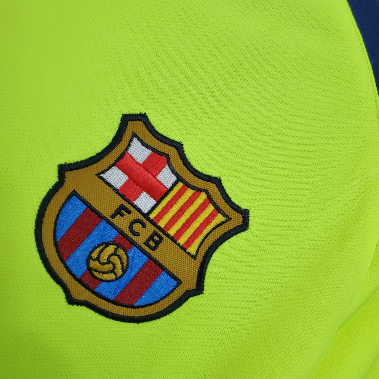 Barcelona 05/06 Away