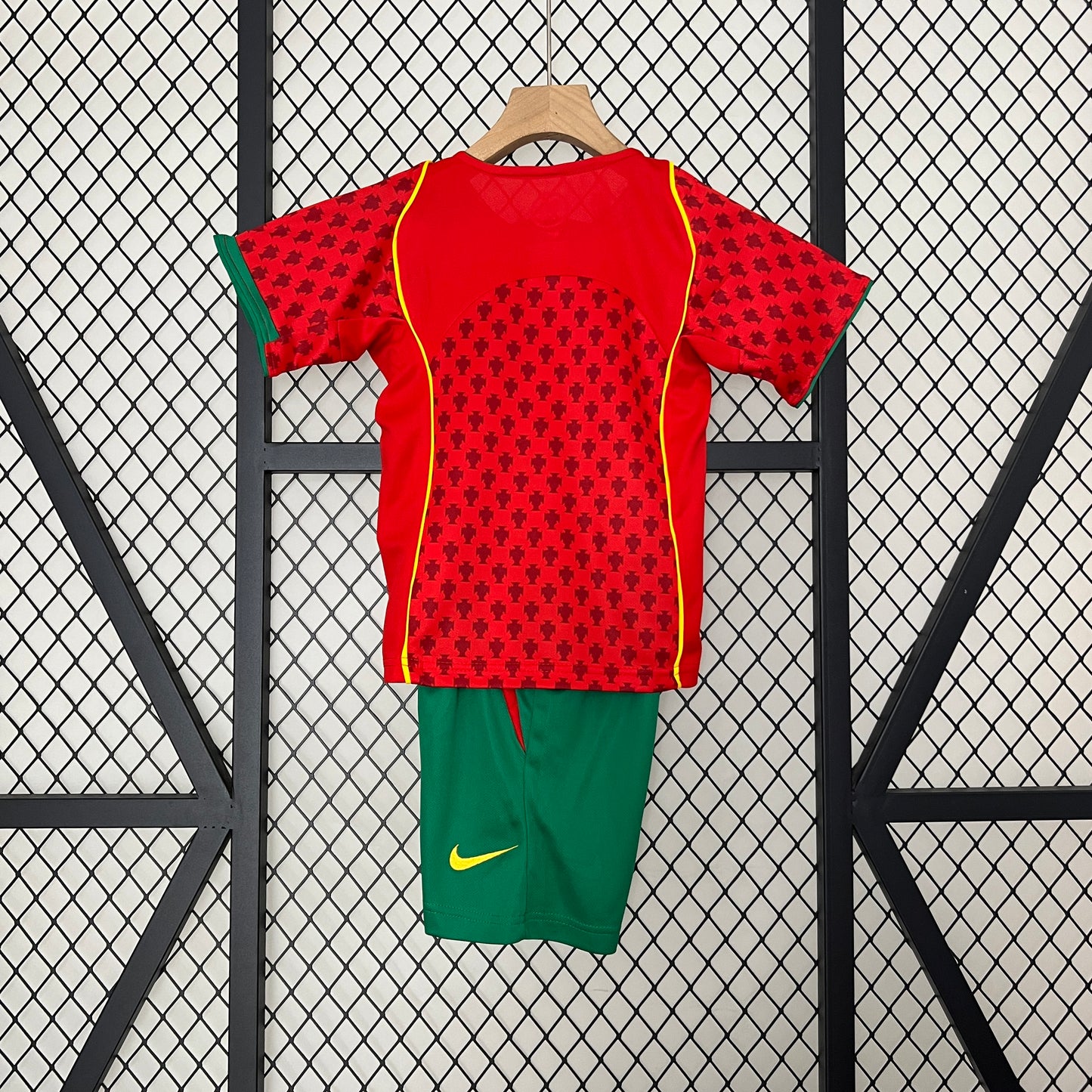 Portugal Home Kids 2004