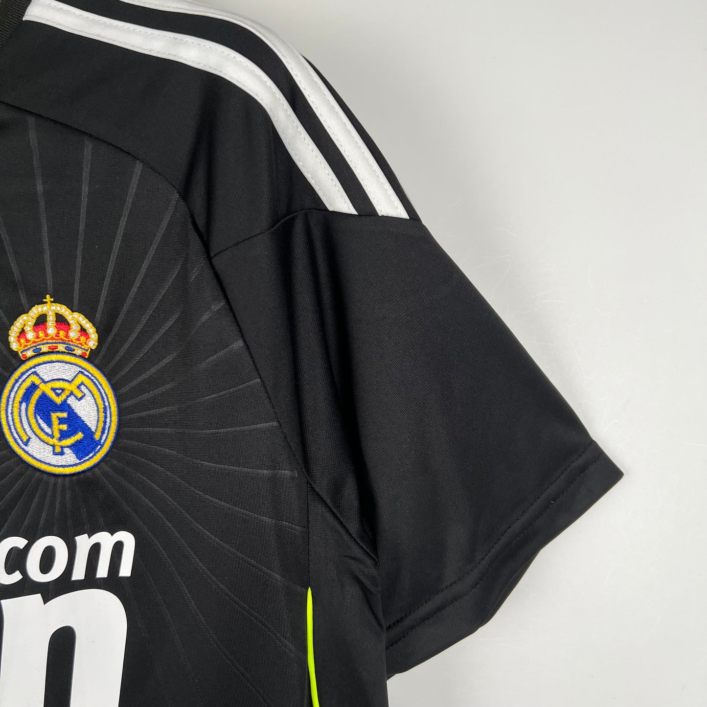 Real Madrid 10/11 Away