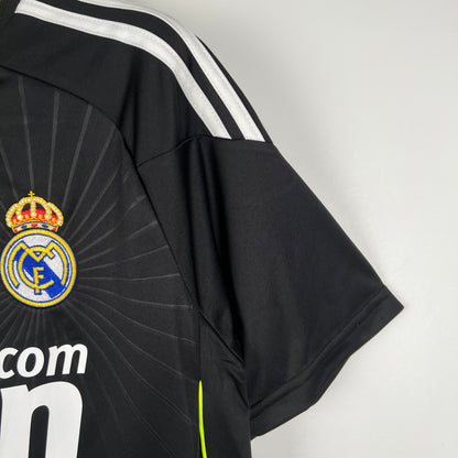 Real Madrid 10/11 Away