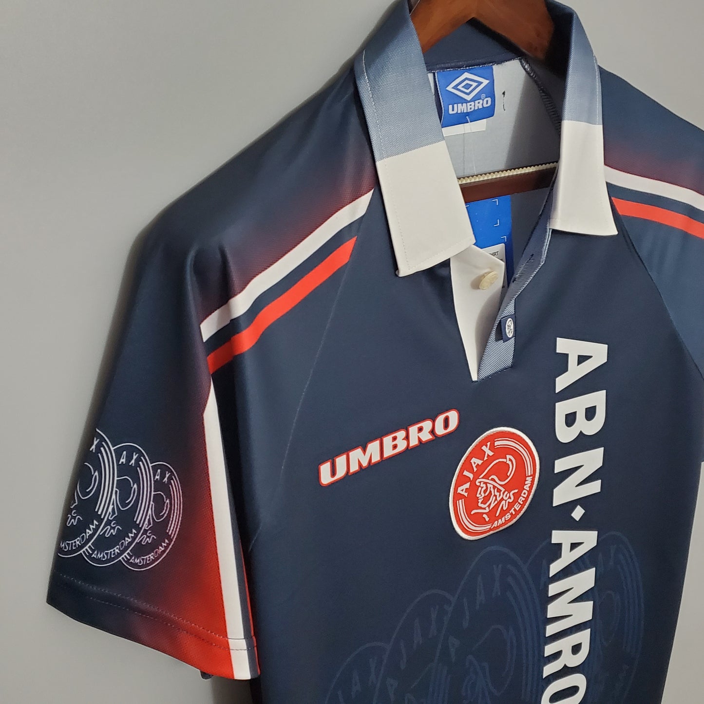 Ajax 97/98 Away