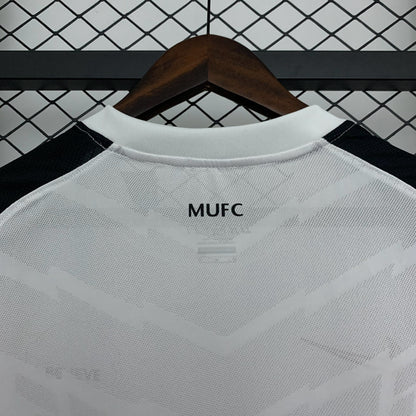 Manchester United 10/11 Away