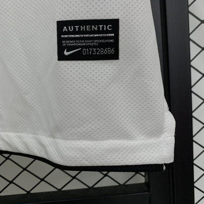 Manchester United 10/11 Away