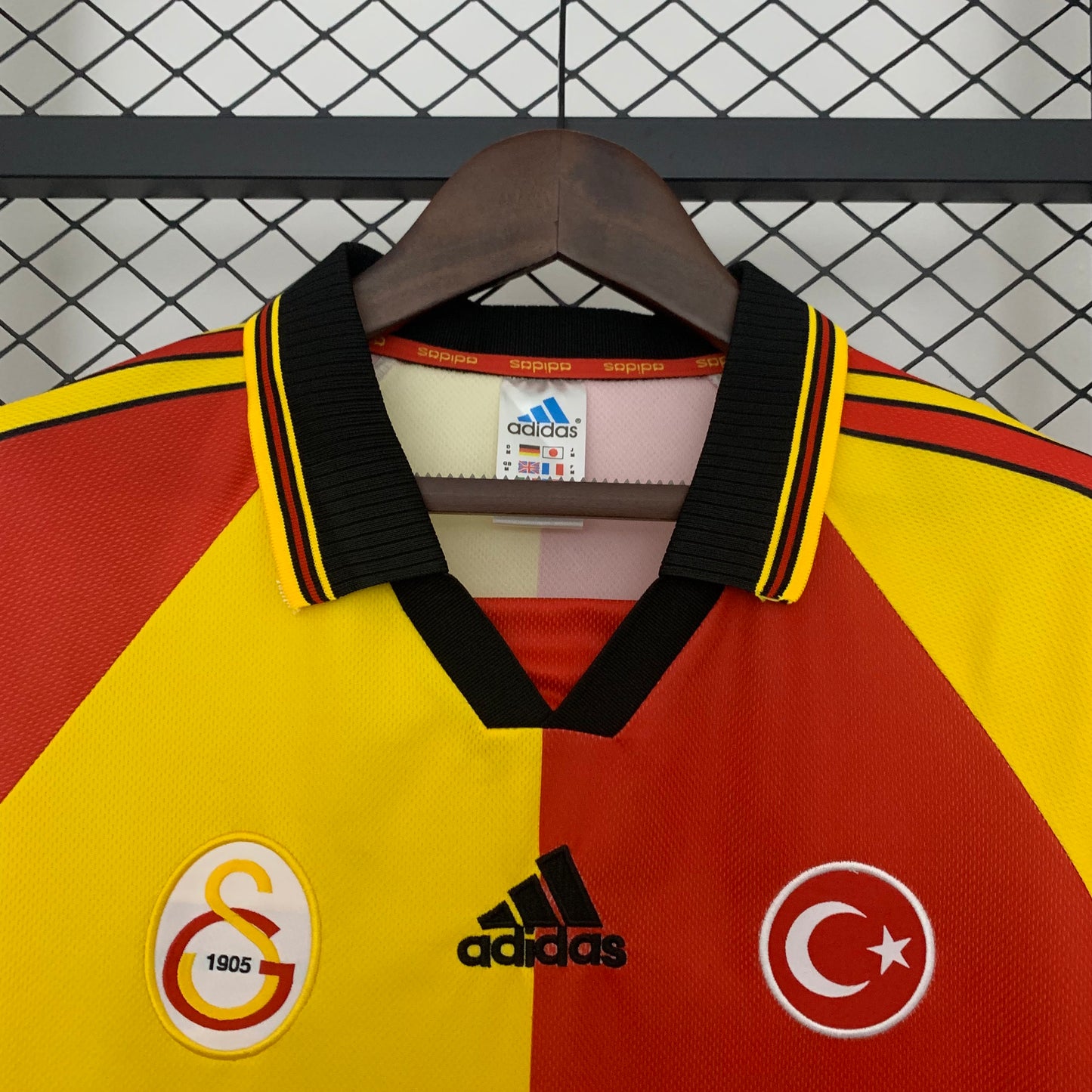 Galatasaray 98/99 Home