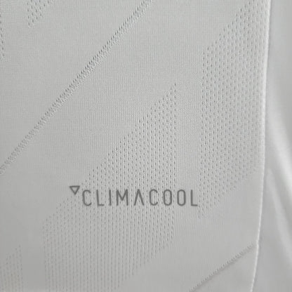 Real Madrid 17/18 Home
