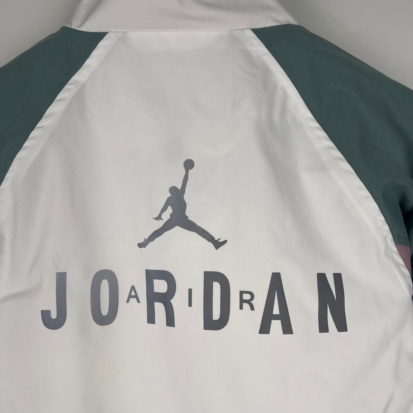 Jordan Windbreak