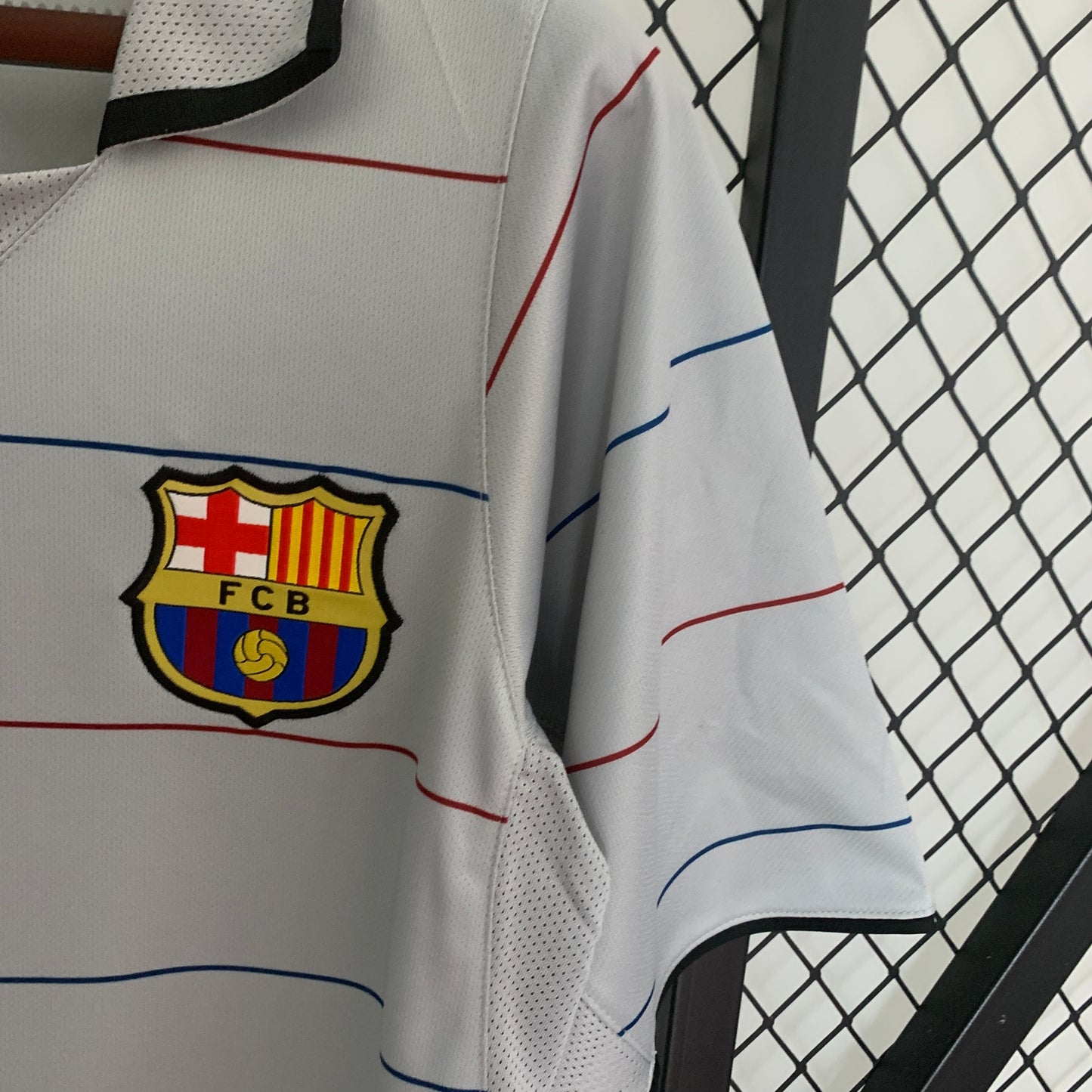 Barcelona 03/04 Away