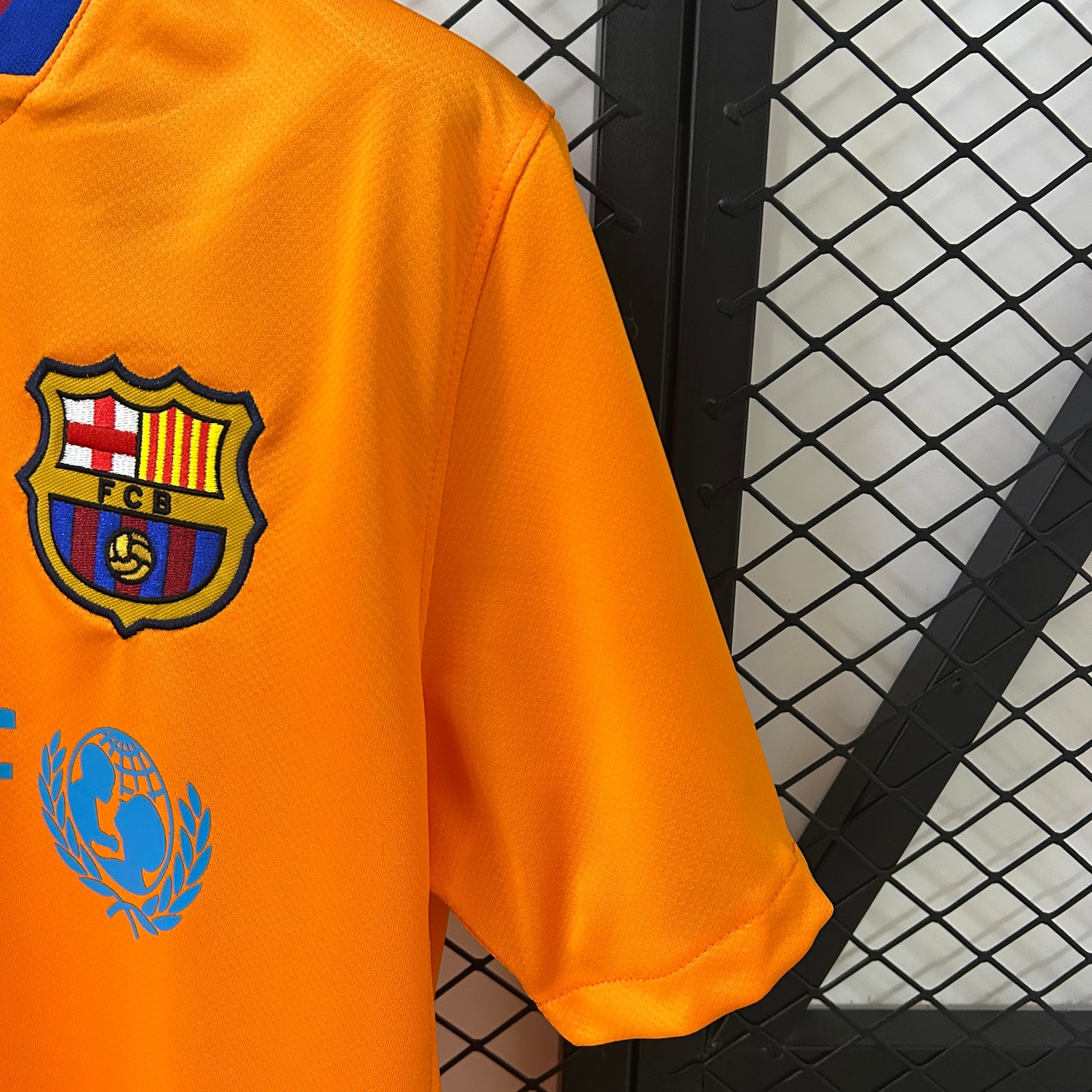 Barcelona 06/07 Away
