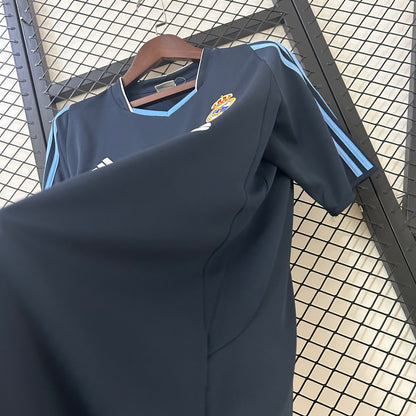 Real Madrid 03/04 Away
