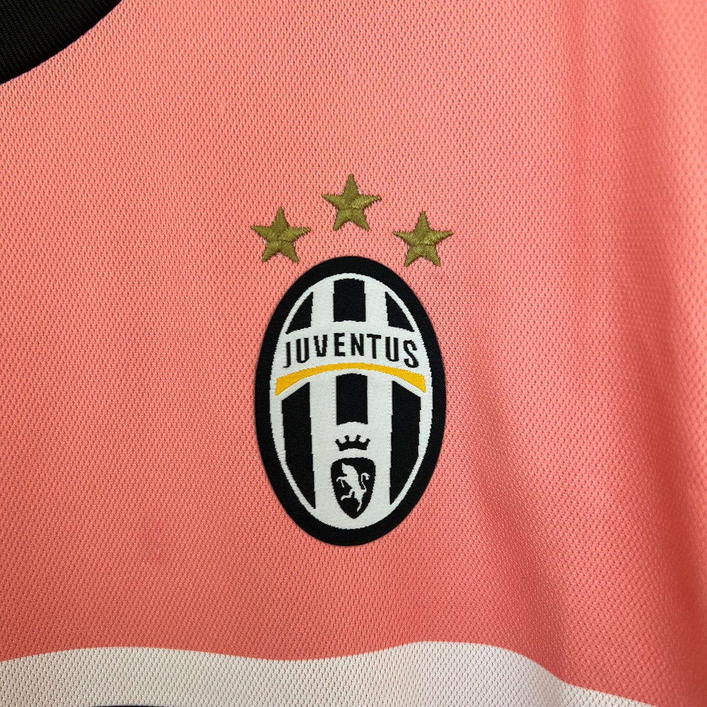 Juventus 15/16 Away