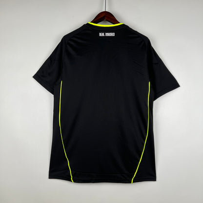 Real Madrid 10/11 Away