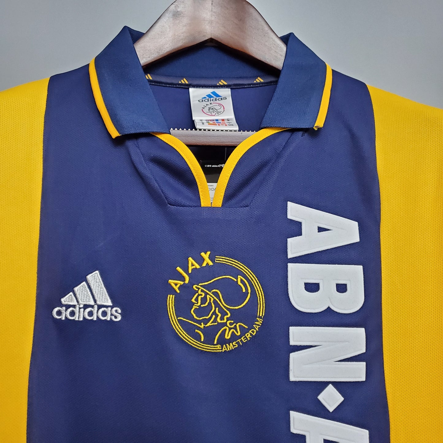 Ajax 00/01 Away