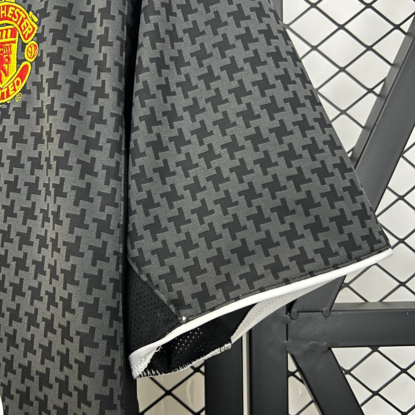 Manchester United Away 03/04