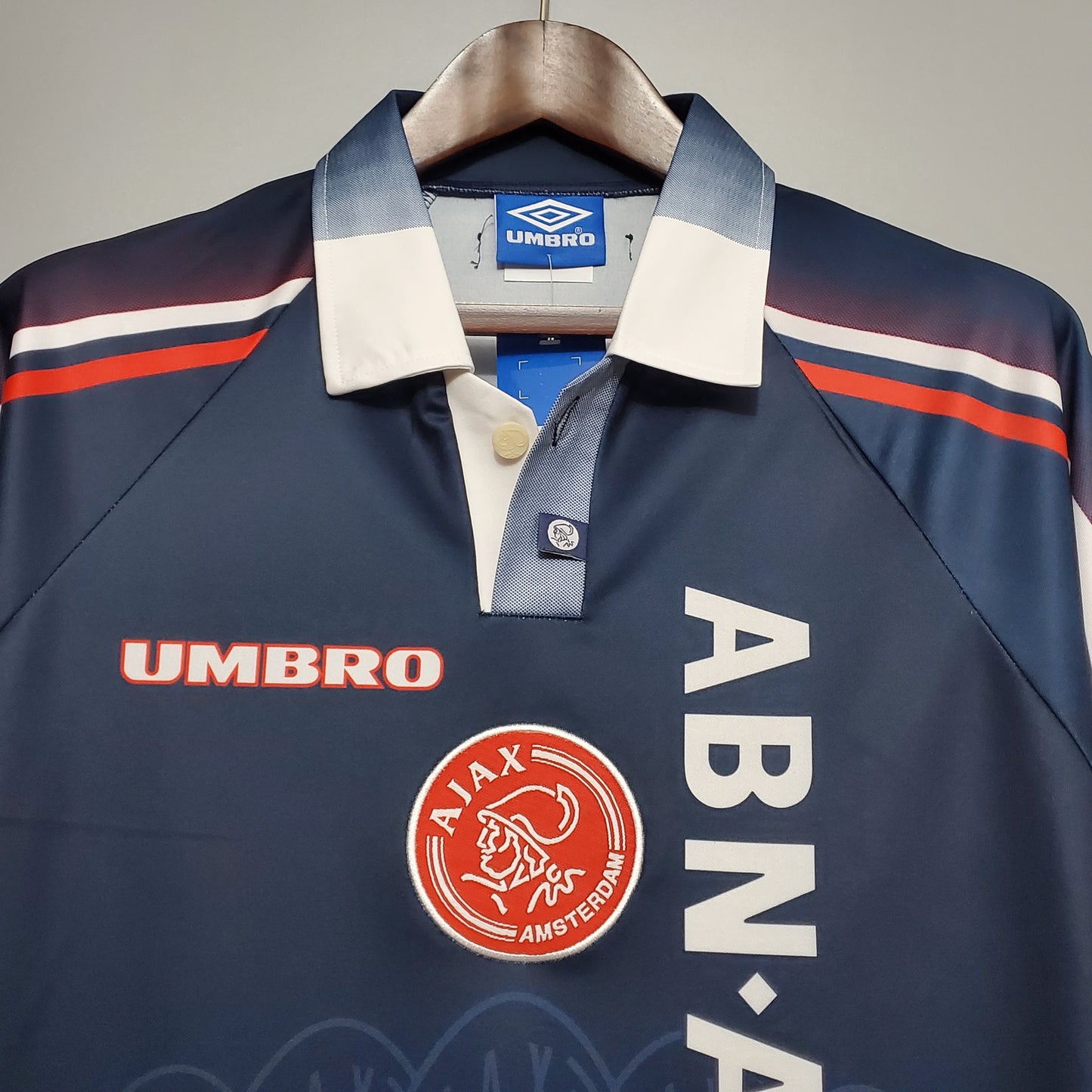Ajax 97/98 Away