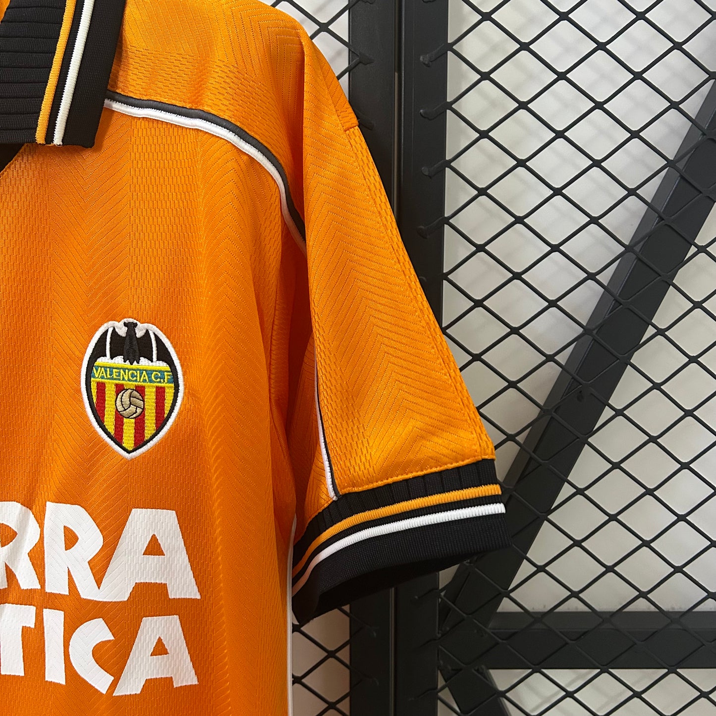 Valencia 99/00 Away