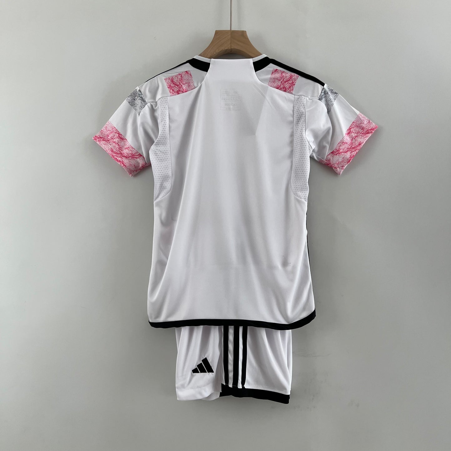 Juventos 23/24 Away