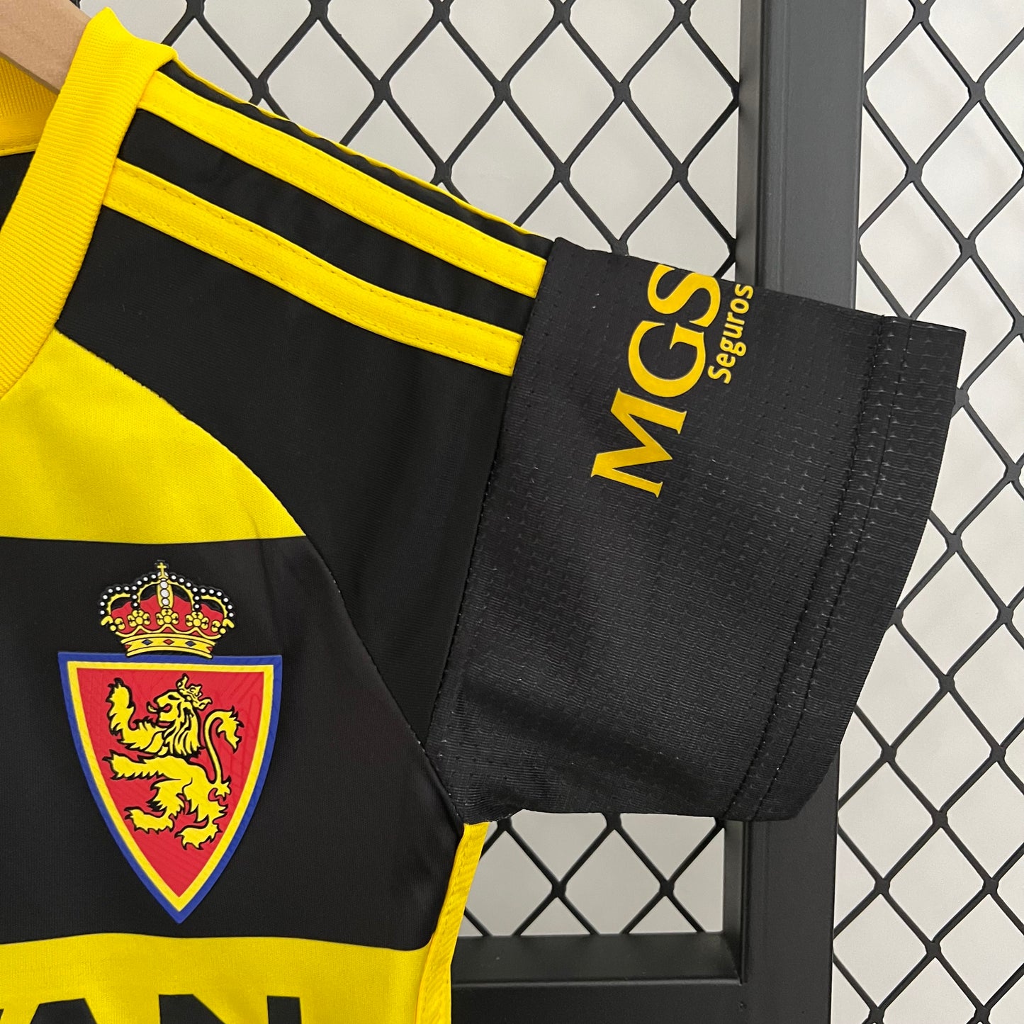 Zaragoza 23/24 Away